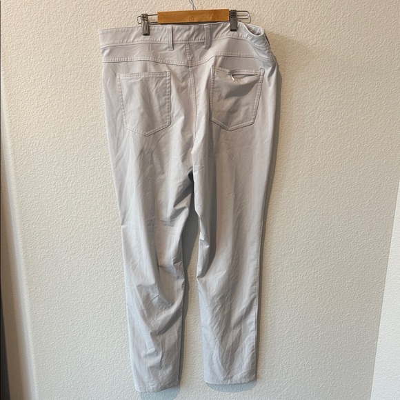 Mizzen+Main Light Gray Chinos 35 x 30 - Picture 4 of 4